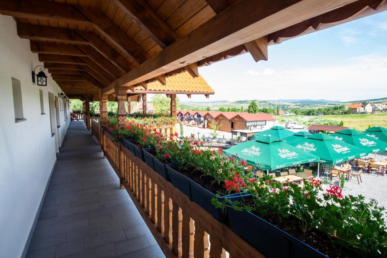 Bed and Breakfast Kotyogó Panzió Lupeni  Exterior foto